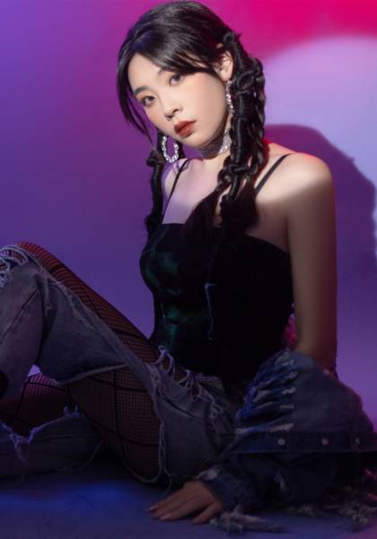 惠惠的形象照片