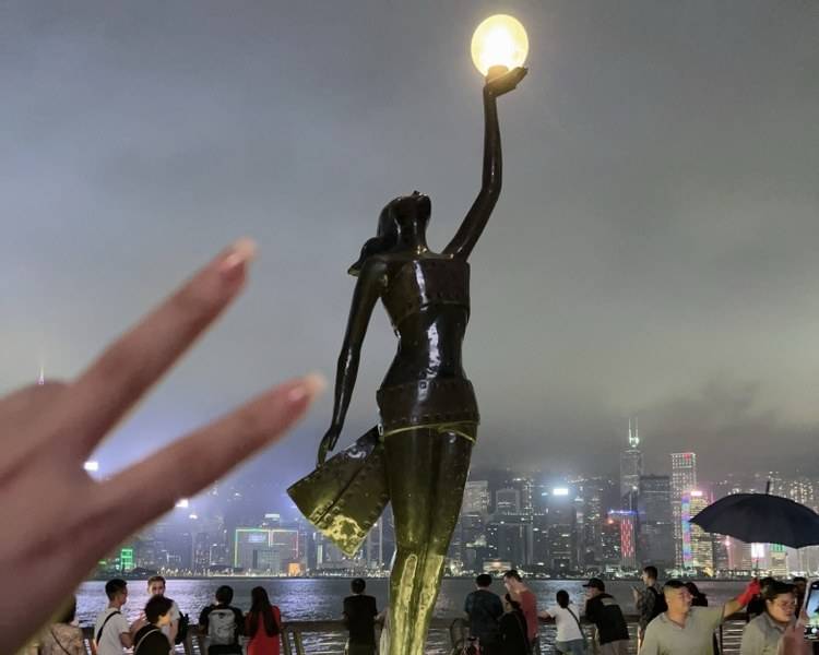 艺人背景图