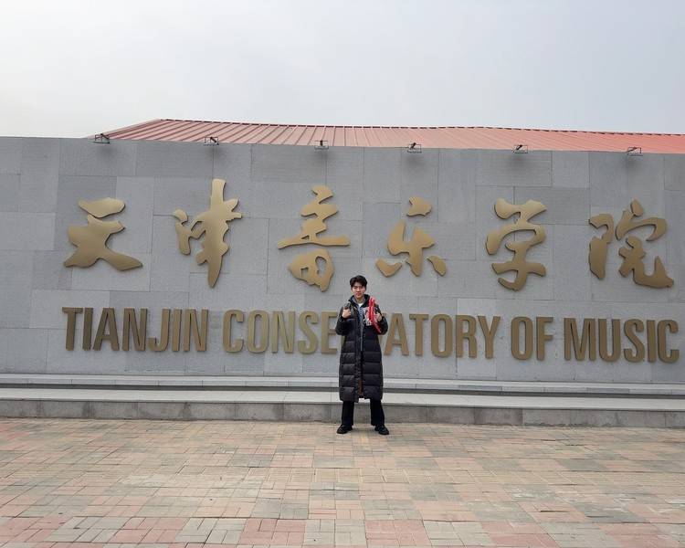 艺人背景图