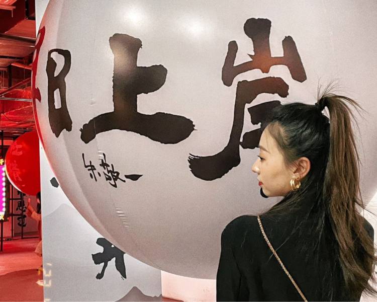 艺人背景图