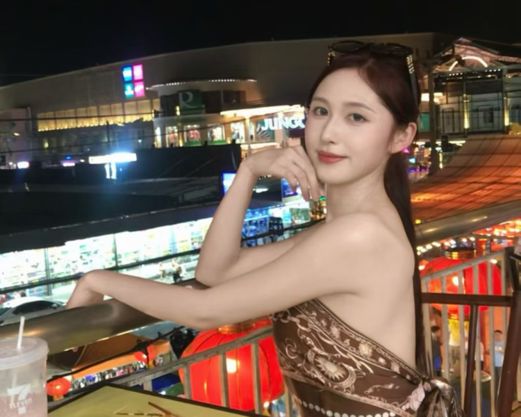 艺人背景图