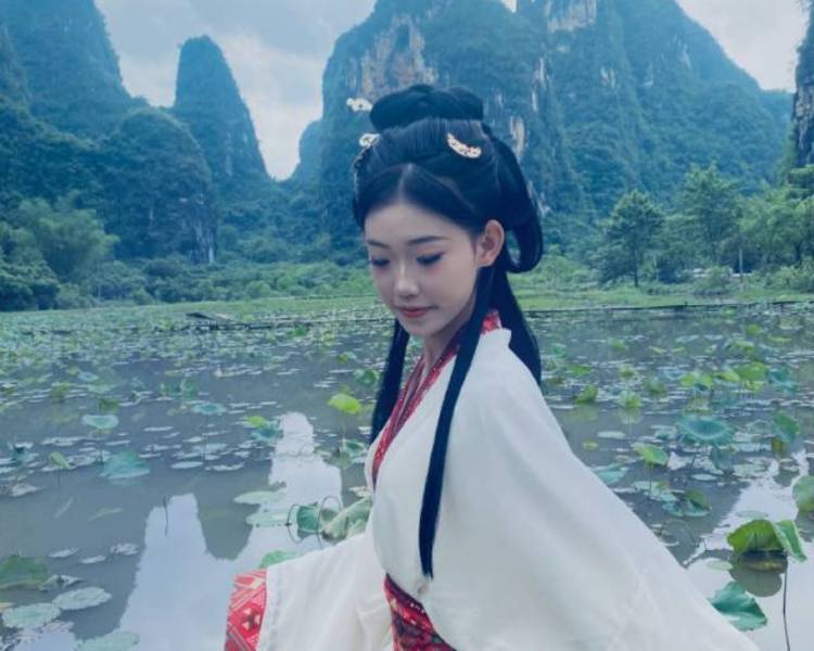 艺人背景图