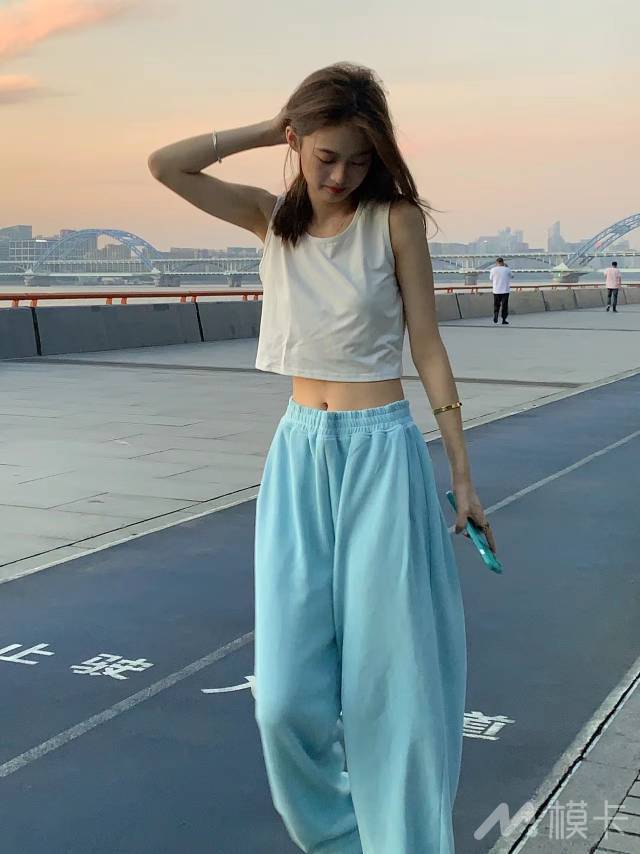 通告图片