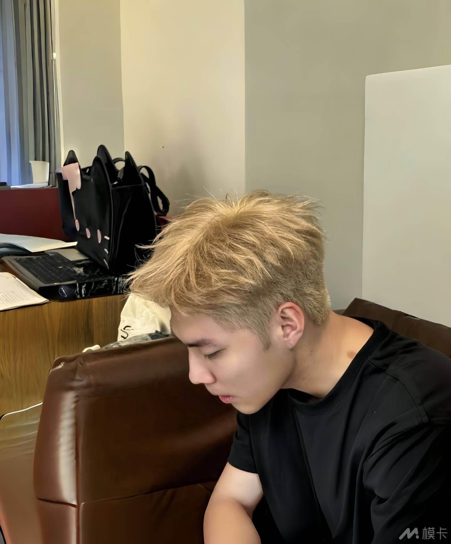 通告图片