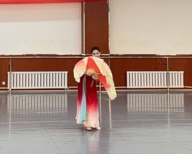 艺人背景图