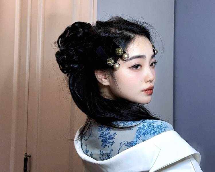 艺人背景图