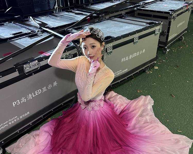 艺人背景图