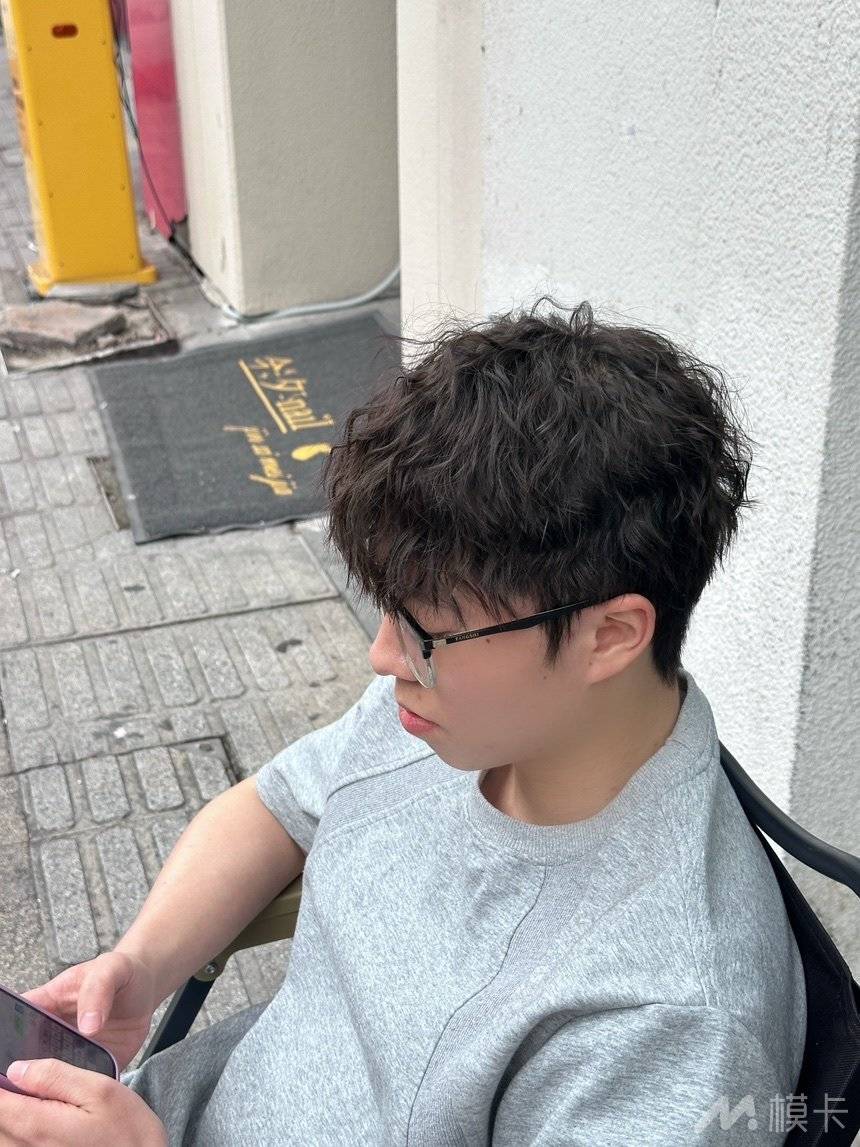 通告图片