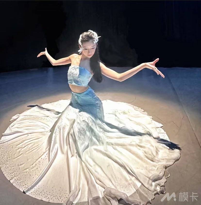 通告图片