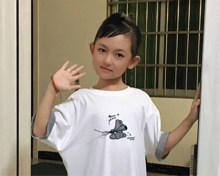艺人背景图