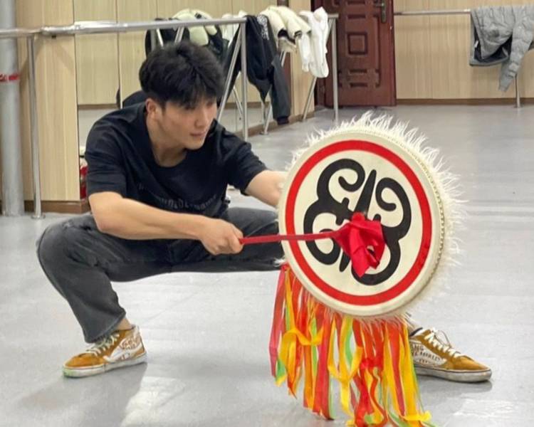 艺人背景图