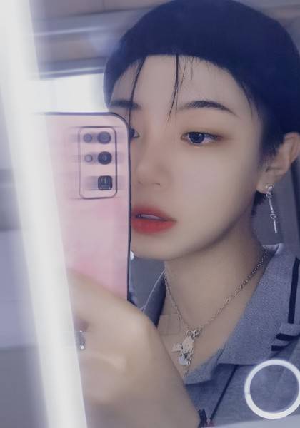 身高172 体重52kg 做过直播自我介绍小红书:5快手:12抖音:111红人档案