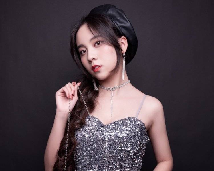 照片身份标签平面淘宝影视电视剧科班出身报幕接单通告节目录制社交