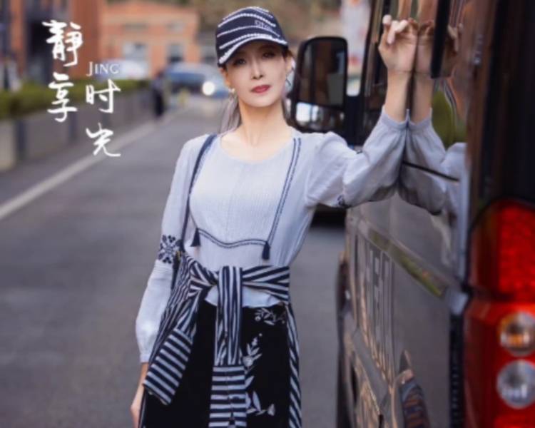 艺人背景图