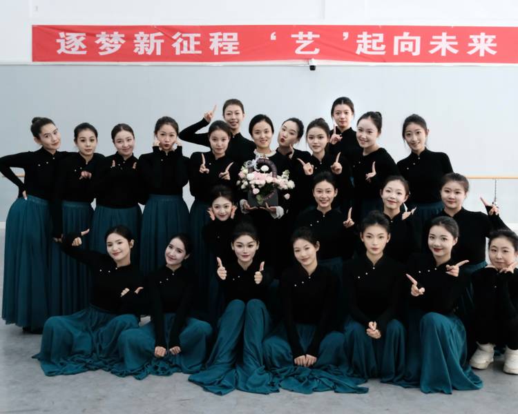 艺人背景图