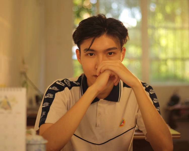 李卓奇