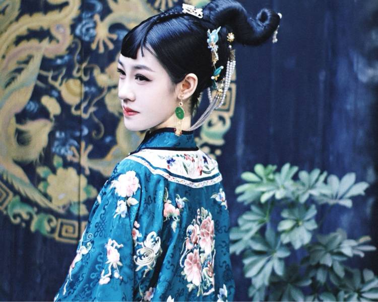 艺人背景图