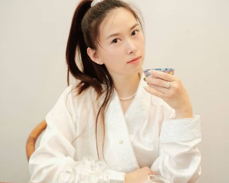 艺人背景图