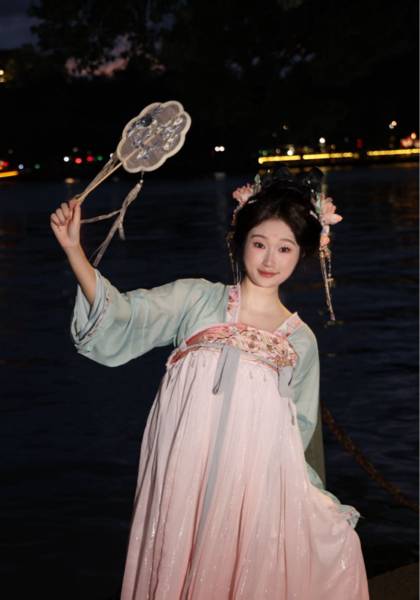 推荐艺人