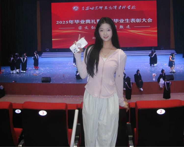 艺人背景图
