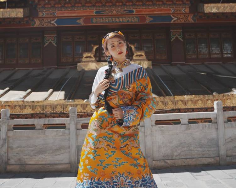 艺人背景图