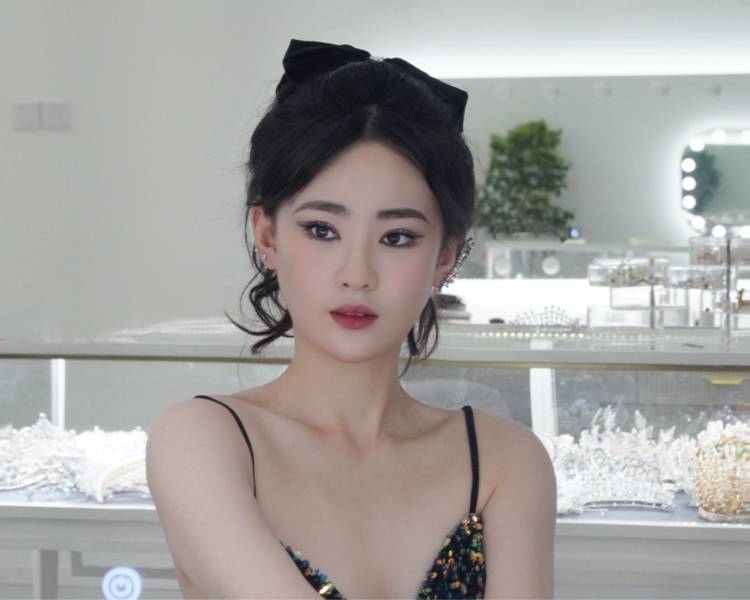 艺人背景图
