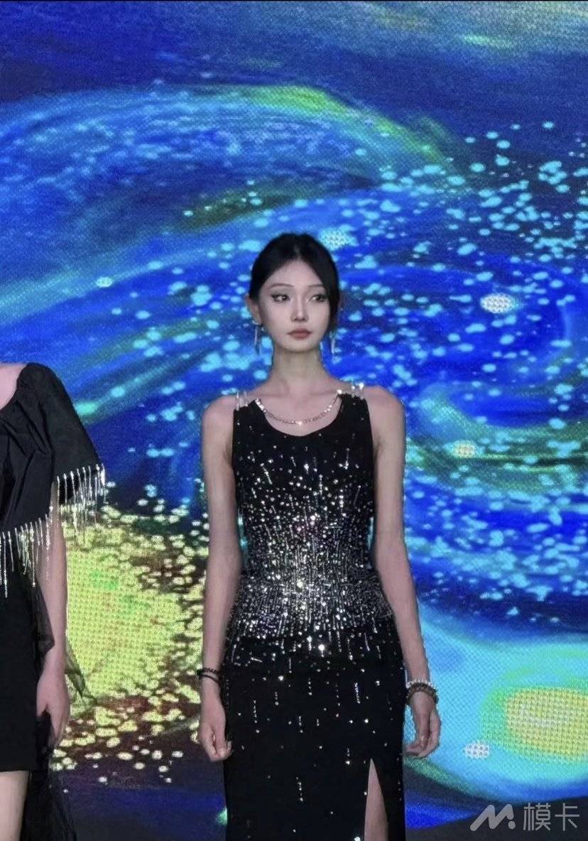 通告图片