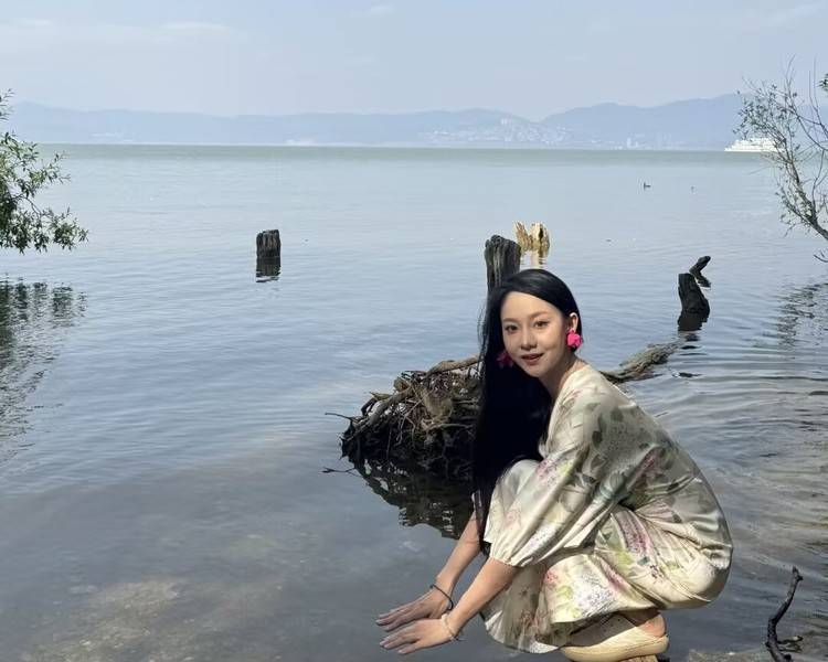 艺人背景图