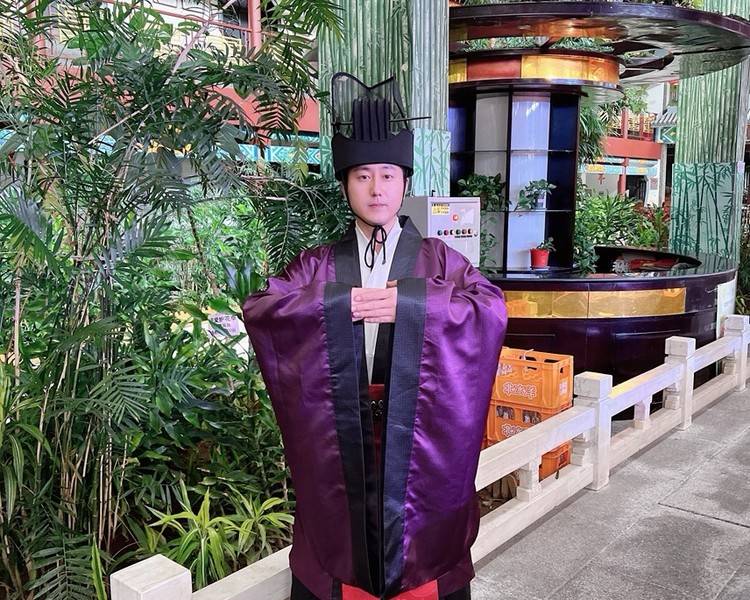 艺人背景图