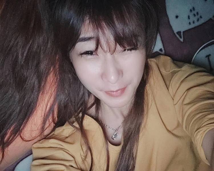 艺人背景图