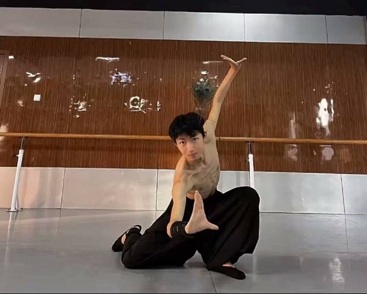 艺人背景图