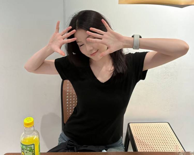 艺人背景图