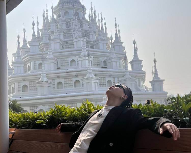 艺人背景图