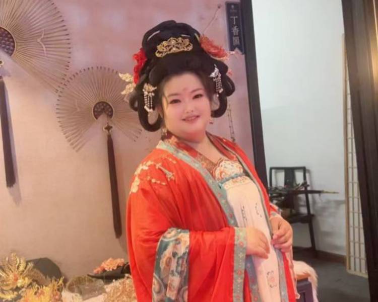 艺人背景图