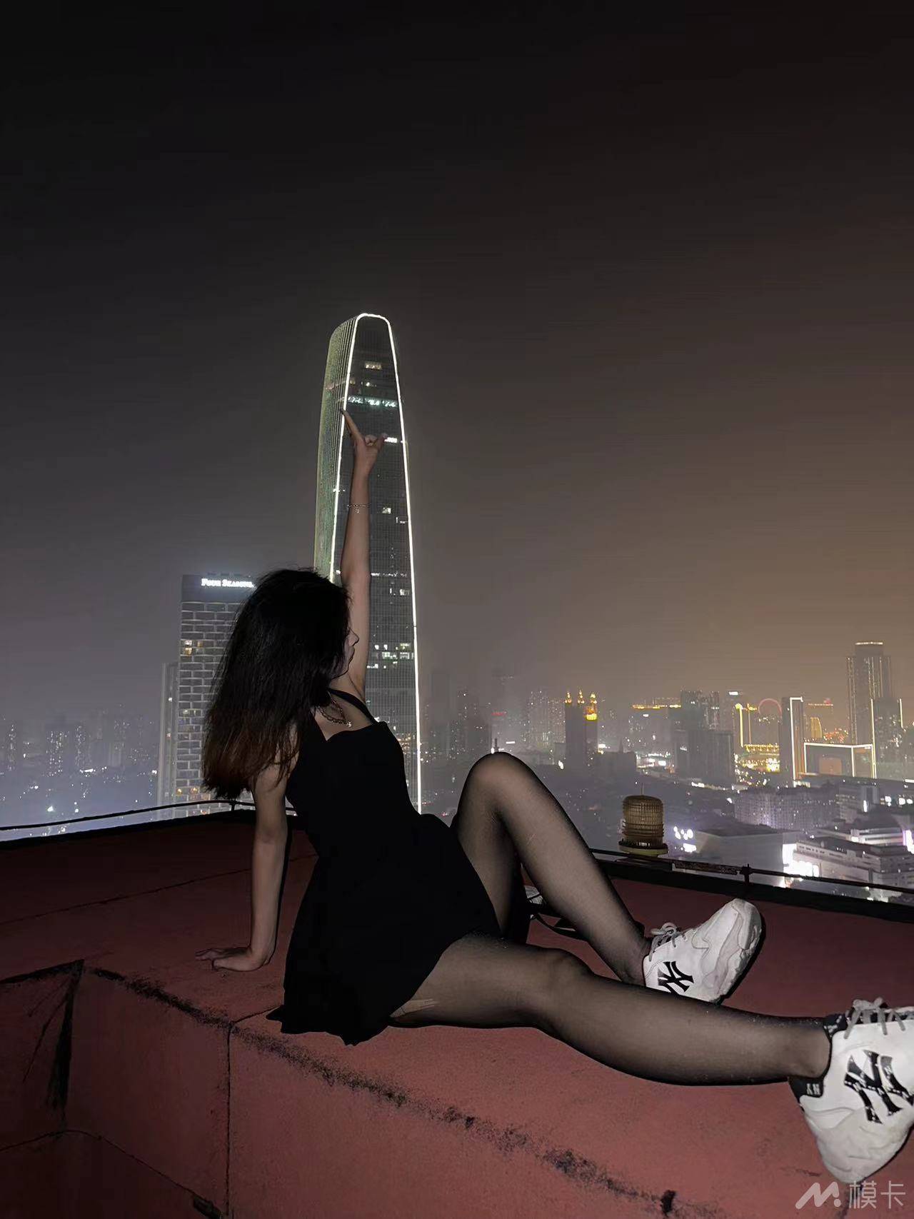 通告图片