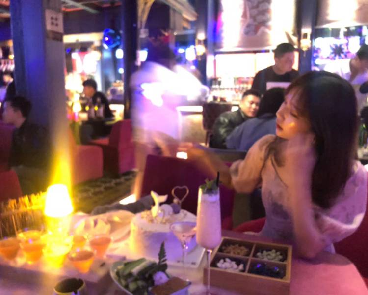 艺人背景图