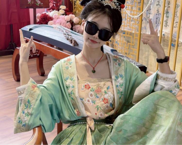 艺人背景图