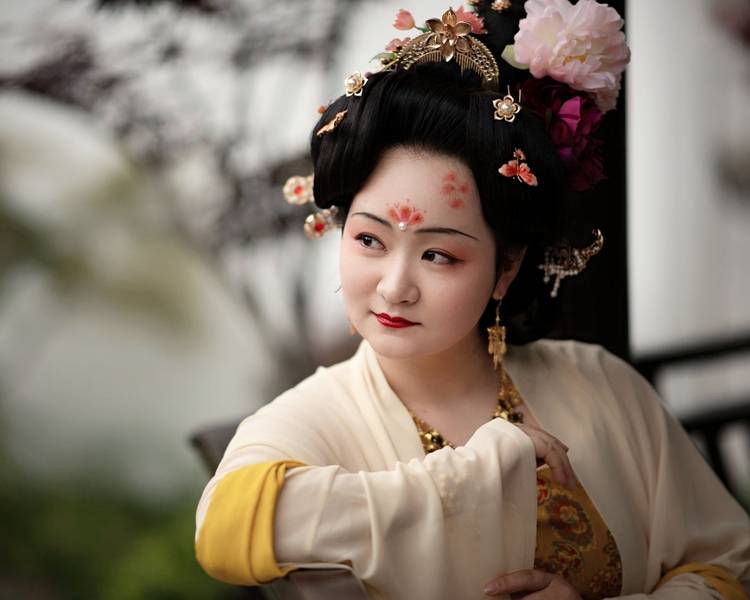 艺人背景图