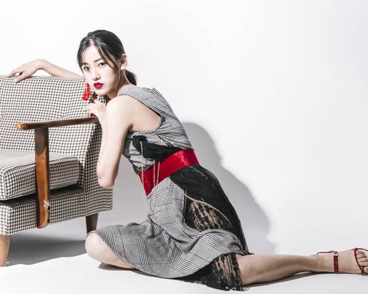 舞者dancer身高163cm体重48kg三围88-67-90查看主页胡雪洛依泉州市