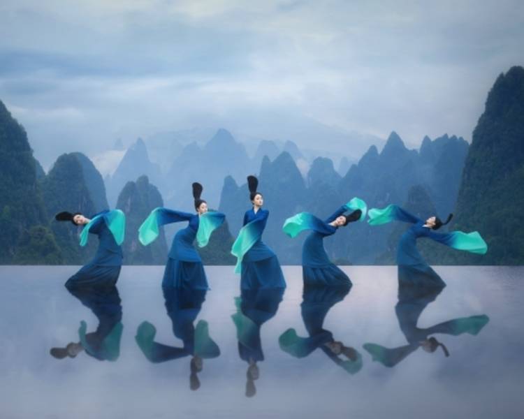 艺人背景图