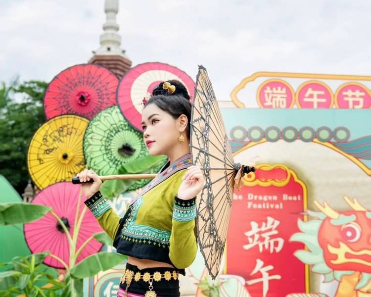 艺人背景图