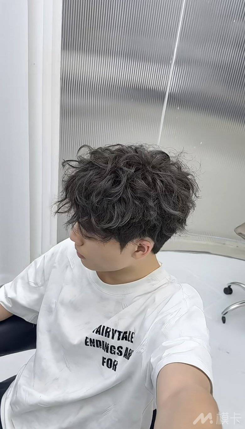 通告图片
