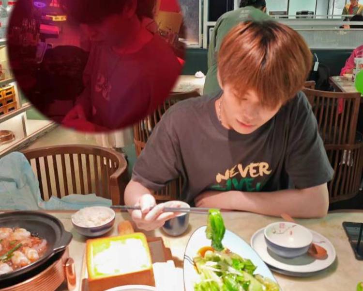 艺人背景图