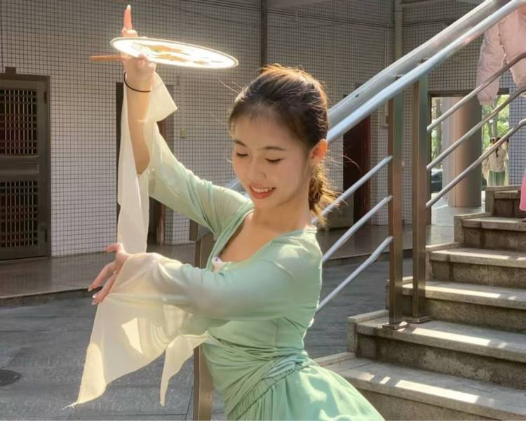 艺人背景图