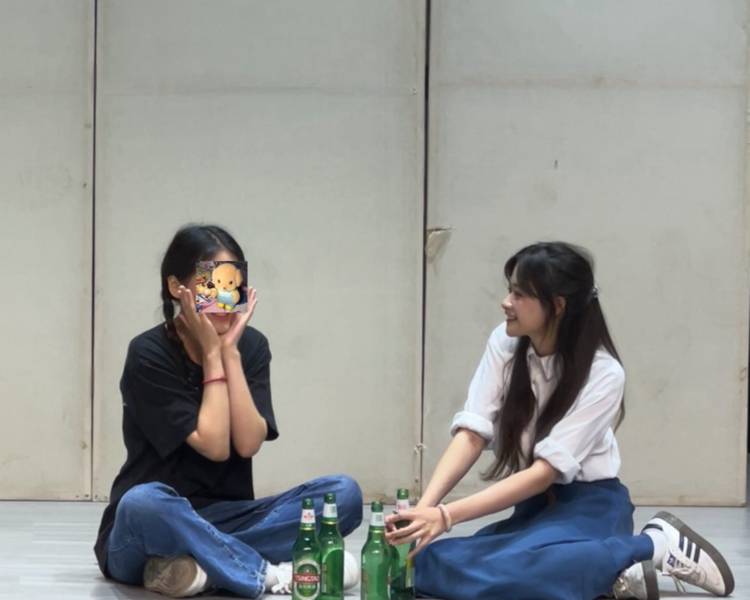 艺人背景图