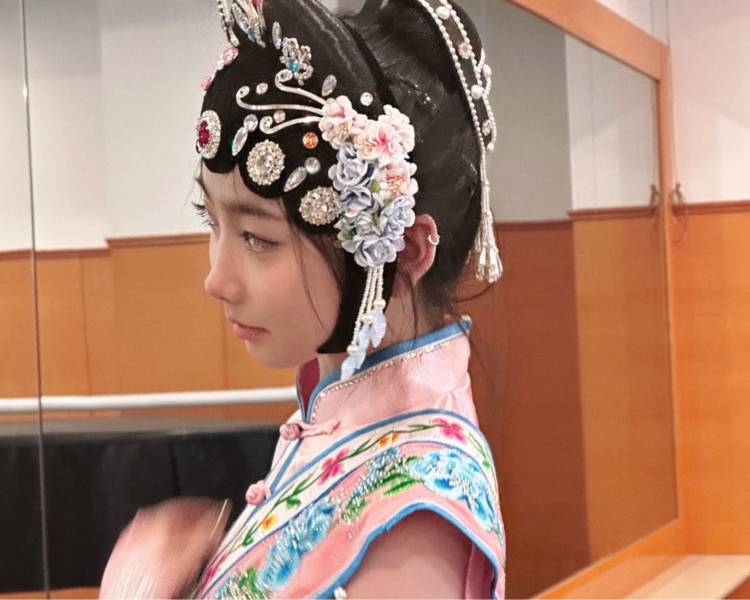 艺人背景图
