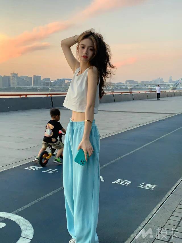 通告图片