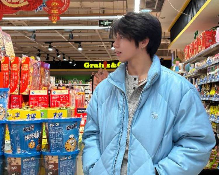 艺人背景图