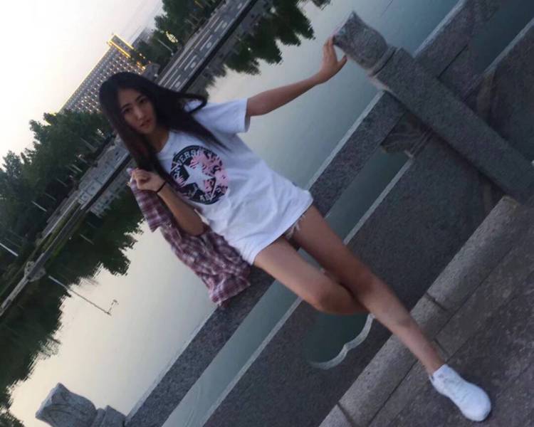 艺人背景图