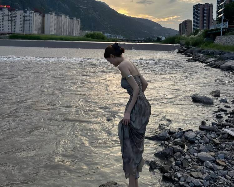 艺人背景图